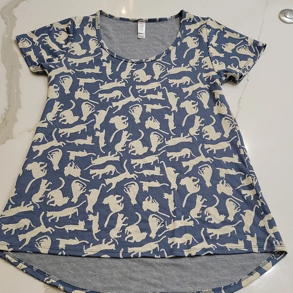 LulaRoe Cat Top - Picture 1 of 3